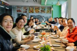 歲末不覺(jué)寒 冬至?xí)r光暖 丨洛陽(yáng)正大組織開(kāi)展“迎冬至、包餃子”文化活動(dòng)